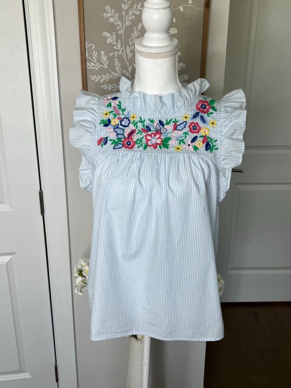 Crown & Ivy Summer Top size S